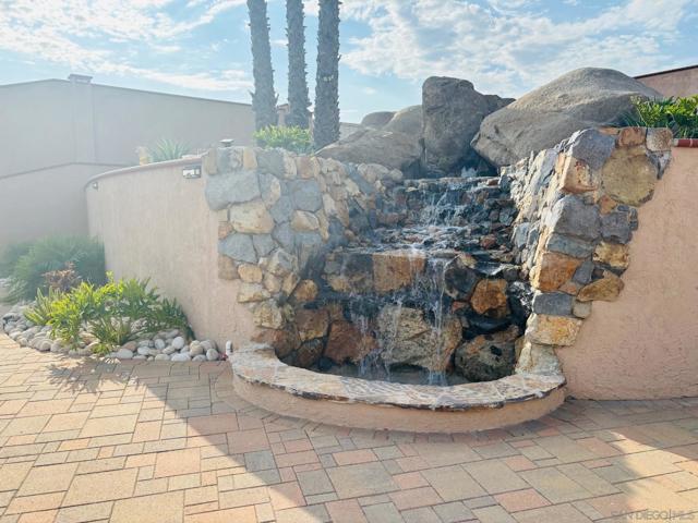 672 Chateau Place, Escondido CA: https://media.crmls.org/mediaz/6065a9e9-ab7e-4174-b2b1-bc2aa9427cf1.jpg
