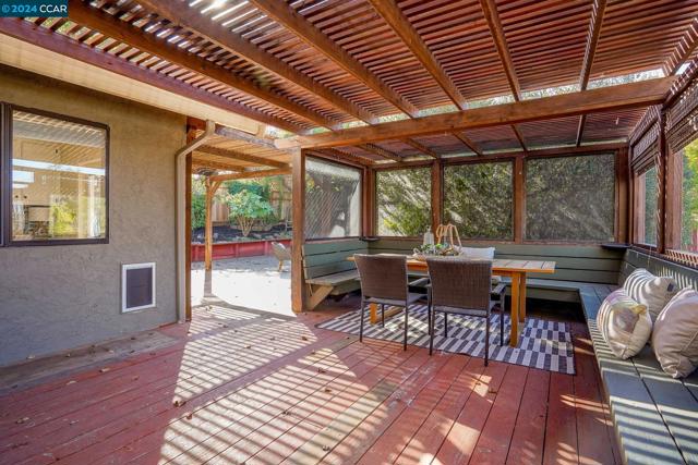 Image 35 of 39 For 822 Rose Dr