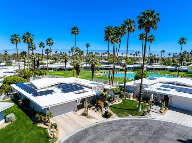 1380 Malaga Circle, Palm Springs CA: https://media.crmls.org/mediaz/606710ea-7507-4775-9840-2ba590d41f1c.jpg