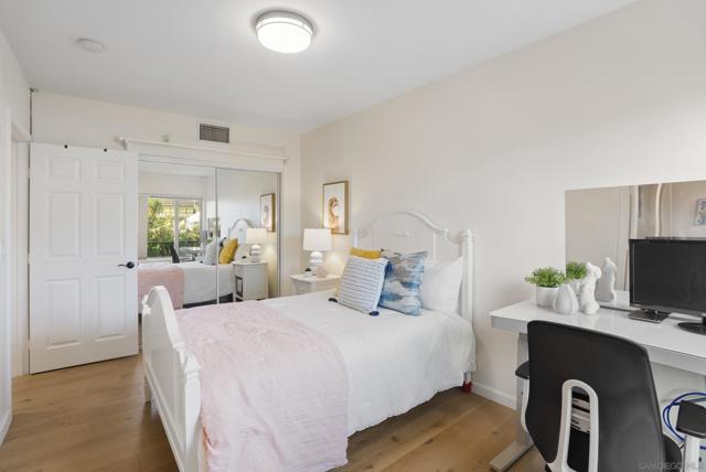 7520 Draper Ave, La Jolla CA: https://media.crmls.org/mediaz/60672eb0-5f22-4d30-8e0f-24f32f9d7745.jpg