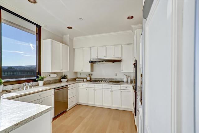 40 W 3rd Avenue, San Mateo CA: https://media.crmls.org/mediaz/60675c43-0c97-4e40-a481-e4cf861195d6.jpg