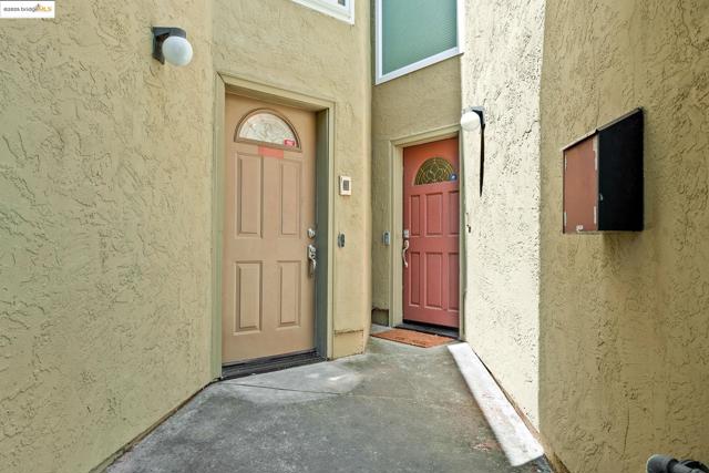300 Locust Dr, Vallejo CA: https://media.crmls.org/mediaz/6068105b-f3cc-42c3-ae24-9d76778b4fec.jpg