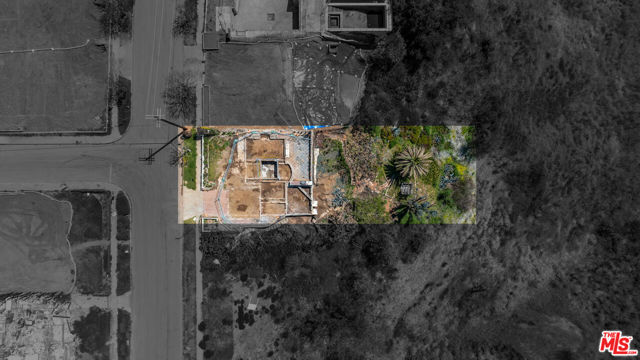 365 Mount Holyoke Avenue, Pacific Palisades CA: https://media.crmls.org/mediaz/60690270-e46c-4f76-8635-75007c1db77b.jpg