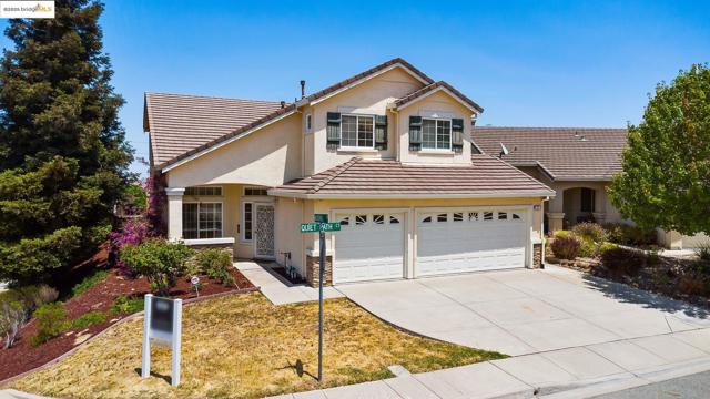 2 Quiet Path Ct, Pittsburg CA: https://media.crmls.org/mediaz/60691931-9ef9-4e0a-a61a-ace61e03c16a.jpg