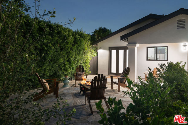 3326 La Clede Avenue, Los Angeles CA: https://media.crmls.org/mediaz/60694c9f-1542-415c-8d60-6d380c914969.jpg