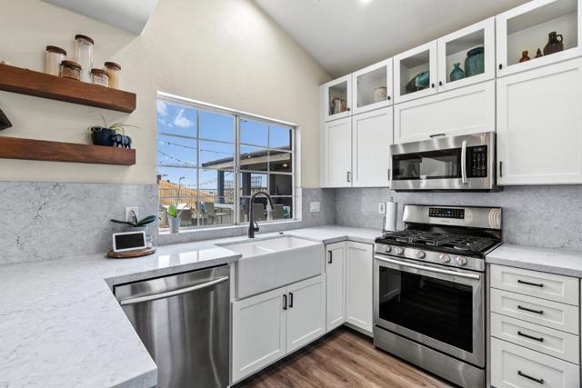 26446 Honor Lane, Salinas CA: https://media.crmls.org/mediaz/6069b175-c896-4a85-8a90-af945b25ca91.jpg