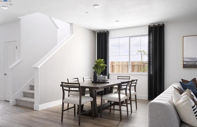 3108 Barnowl Way, Manteca CA: https://media.crmls.org/mediaz/6069d4f2-058b-4658-a55c-e5325f4266d8.jpg