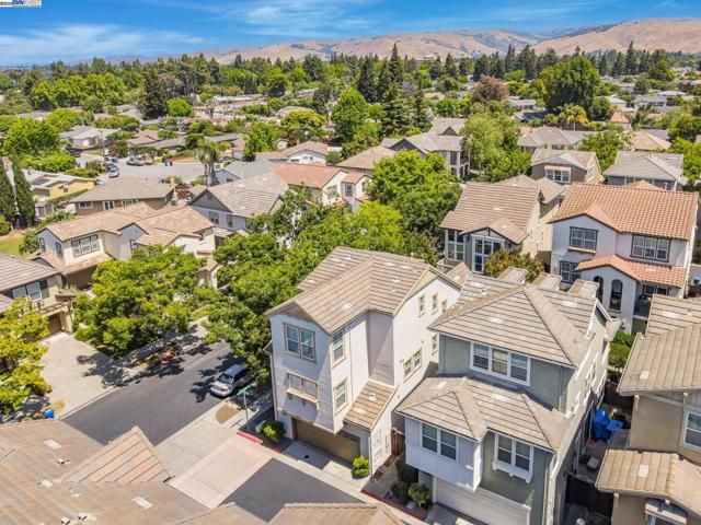 40252 Bonica Rose Terrace, Fremont CA: https://media.crmls.org/mediaz/606a022e-1177-477d-9252-d921afc4c75a.jpg