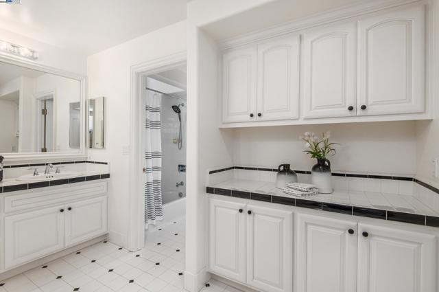 3029 Alburni Ct, Pleasanton CA: https://media.crmls.org/mediaz/606ac30f-590b-4072-aef2-700cae609ed9.jpg