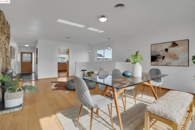 2023 Mira Vista Dr, El Cerrito CA: https://media.crmls.org/mediaz/606bfc00-e2d2-4091-8ad4-d7c25ead280c.jpg