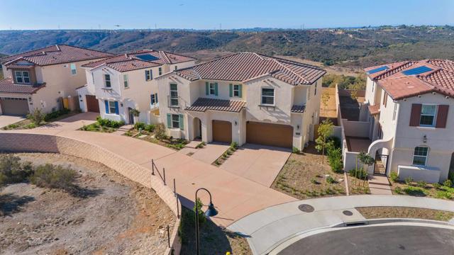 11318 Caminito Rodar, San Diego CA: https://media.crmls.org/mediaz/606c9497-afff-4210-b1a1-81964e2999de.jpg