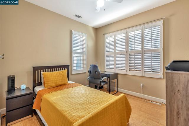 2036 Serra Ln, Hercules CA: https://media.crmls.org/mediaz/606d99d5-963b-4c2c-b866-2c908fe88d99.jpg