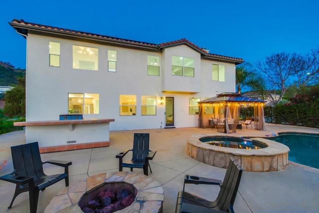 2482 San Clemente Ave, Vista CA: https://media.crmls.org/mediaz/606daa5a-2aaa-46be-8169-3bb48942e911.jpg