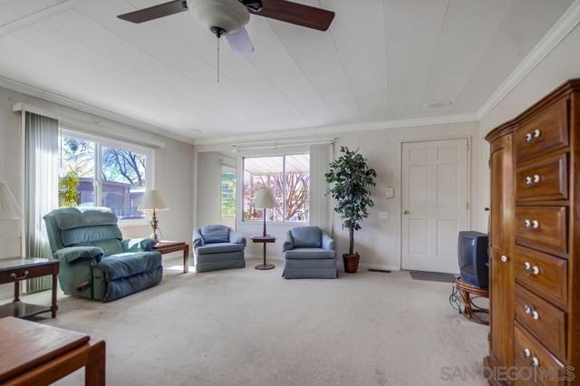14215 Pecan Park Ln, El Cajon CA: https://media.crmls.org/mediaz/606e542b-e7a4-4224-8946-f718bdffcb59.jpg