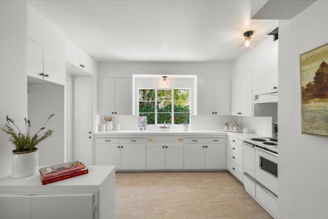 1375 Pitman Avenue, Palo Alto CA: https://media.crmls.org/mediaz/606e9306-4fe5-4168-9bd7-6f37bb57ed40.jpg
