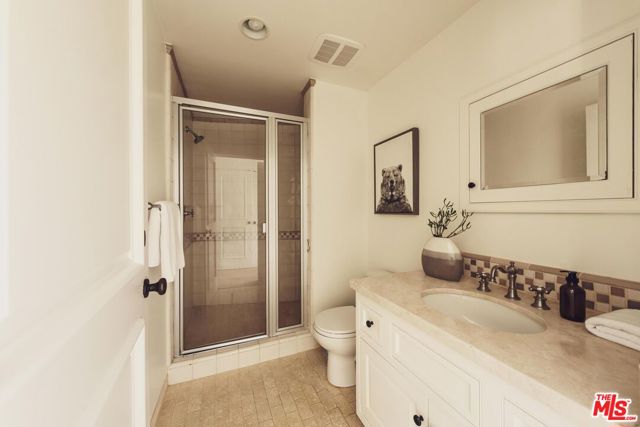 223 24th Street, Santa Monica CA: https://media.crmls.org/mediaz/606ec74d-1d01-44ff-aa3d-c572f83a696b.jpg
