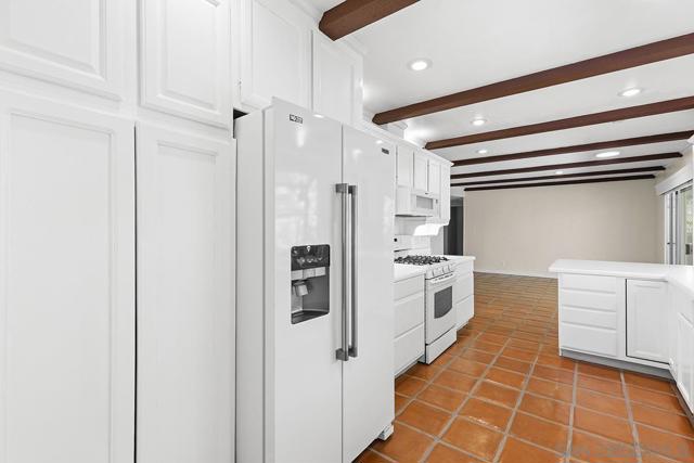 13430 Sagewood Drive, Poway CA: https://media.crmls.org/mediaz/606edfee-d1fb-462e-93c5-501b0c936b50.jpg
