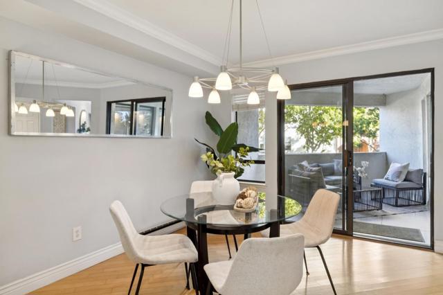 365 Forest Avenue, Palo Alto CA: https://media.crmls.org/mediaz/606f49c2-f45d-44f1-af2b-2439251bd8ef.jpg