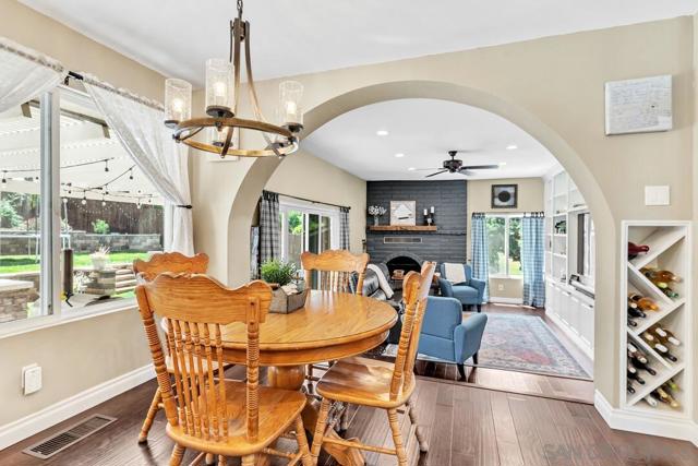 1817 Sunny Slope Terrace, Escondido CA: https://media.crmls.org/mediaz/6070373c-2846-4cc5-9e7c-e69bf6ef4e89.jpg