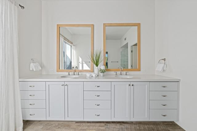 46640 Amir Drive, Palm Desert CA: https://media.crmls.org/mediaz/60705b7b-d19a-4432-b9c3-c1432aca65b2.jpg