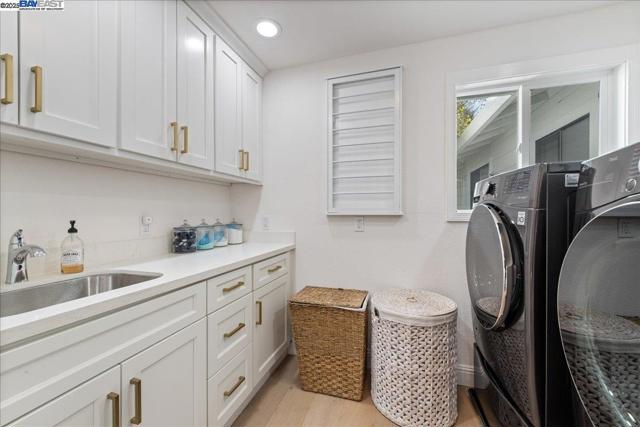 325 Crest Ave, Alamo CA: https://media.crmls.org/mediaz/6070e7e4-fe9b-4d25-b1f9-260a76287ff1.jpg