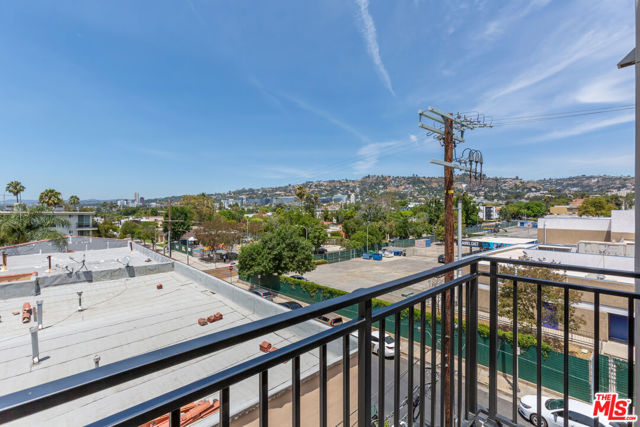 857 N Hayworth Avenue, Los Angeles CA: https://media.crmls.org/mediaz/607102ed-9c7b-458a-9495-97f607e4e6ae.jpg