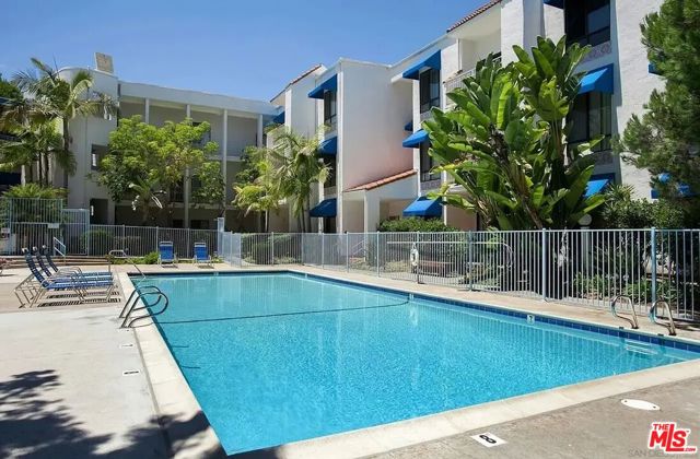 8324 Regents Road, San Diego CA: https://media.crmls.org/mediaz/6071b7bf-d7af-4e2a-a29c-cd10136d06d4.jpg