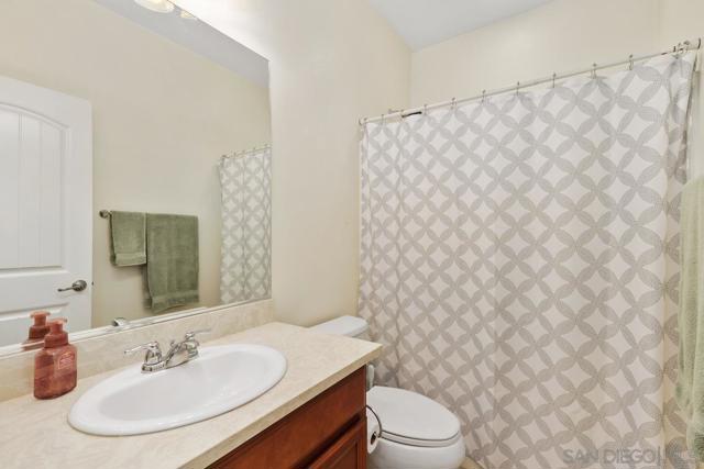 37856 Honey Pine Road, Murrieta CA: https://media.crmls.org/mediaz/6071d369-da5c-4d54-854a-aec71663ed49.jpg