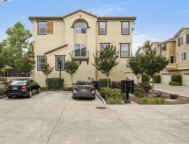 6217 Byron Ln, San Ramon CA: https://media.crmls.org/mediaz/6071f56b-b1f9-4097-8d5d-90e33a9f0988.jpg