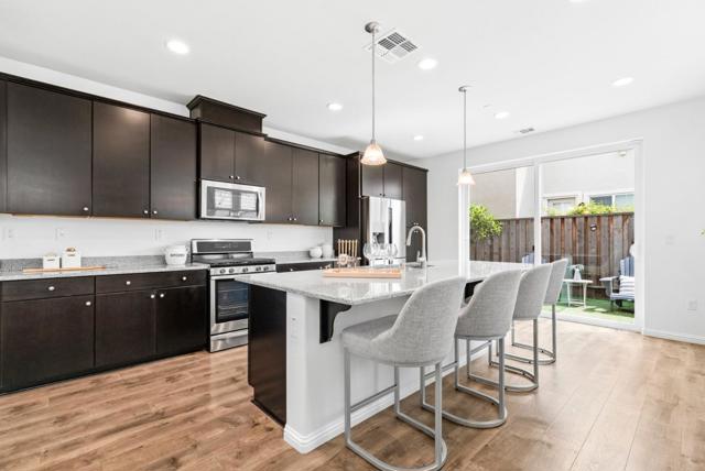 2632 Admiral Circle, Hayward CA: https://media.crmls.org/mediaz/60724aac-620a-4eae-8df1-5860edd604db.jpg