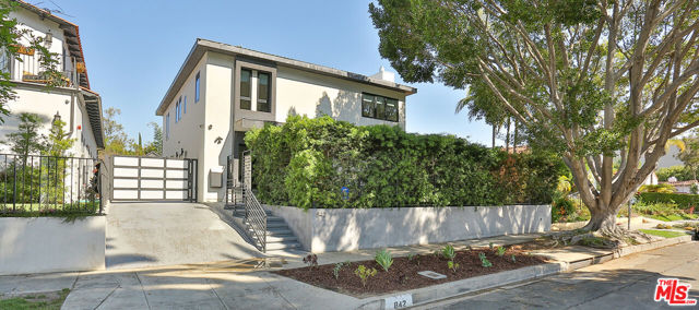 842 S Ogden Drive, Los Angeles CA: https://media.crmls.org/mediaz/60726e09-1faf-4770-ac46-41632d5d932f.jpg