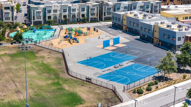 1688 Lee Way, Milpitas CA: https://media.crmls.org/mediaz/60736b68-d5ce-480d-8411-336ac1f6395f.jpg