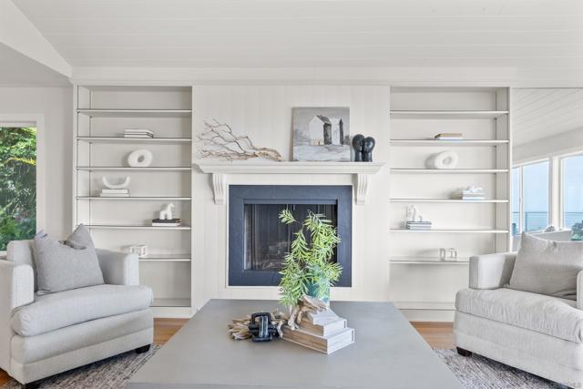 951 Skylark Dr, La Jolla CA: https://media.crmls.org/mediaz/6073cc16-3b71-4f9d-a378-e63f4aa7a8c7.jpg