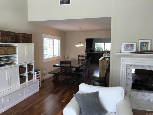 Detail Gallery Image 14 of 56 For 6860 Whitaker Ave, Lake Balboa,  CA 91406 - 3 Beds | 2 Baths