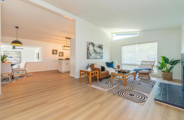 1172 Pine St, Livermore CA: https://media.crmls.org/mediaz/607411d6-a4b3-4e5e-9c07-8891acbfb9d8.jpg
