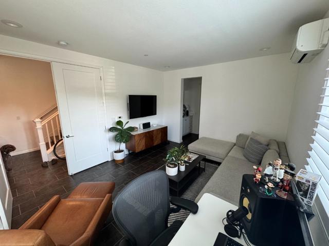 5808 Nugget Way, Dublin CA: https://media.crmls.org/mediaz/6075375a-40cb-46ef-b2f3-187190be59c4.jpg