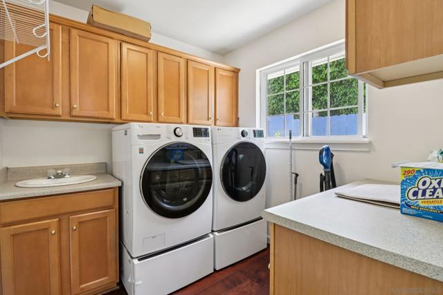 4464 Maple Ave, La Mesa CA: https://media.crmls.org/mediaz/607575c0-eaba-45da-b85f-7971950ce391.jpg