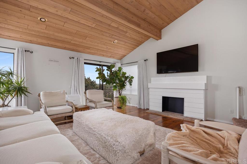 1597 Kelly Street - photo 4