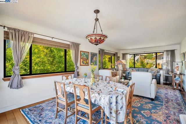 31865 Chicoine Ave, Hayward CA: https://media.crmls.org/mediaz/6075cbce-e6b7-4236-8e37-da40a3ca8c62.jpg