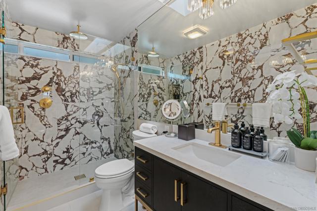 1521 Kettner Blvd, San Diego CA: https://media.crmls.org/mediaz/60760c98-6d33-4279-a3f6-0497752e56cc.jpg