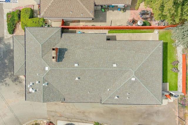 16560 Russell Ct, San Leandro CA: https://media.crmls.org/mediaz/607646f4-ae33-4e46-ae80-2dc509e61e2e.jpg