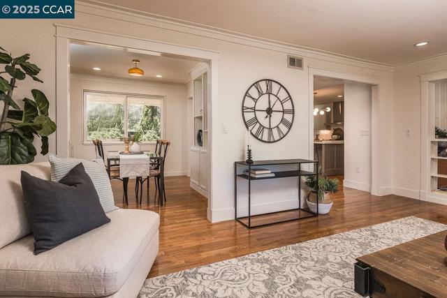 881 Autumn Dr, Walnut Creek CA: https://media.crmls.org/mediaz/60767ed8-53ac-46a9-a337-9bf1c586bb5f.jpg