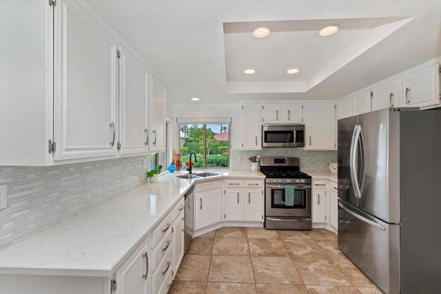 44509 Sorrento Court, Palm Desert CA: https://media.crmls.org/mediaz/60774bee-0804-4e2a-80ca-d9511d03581c.jpg