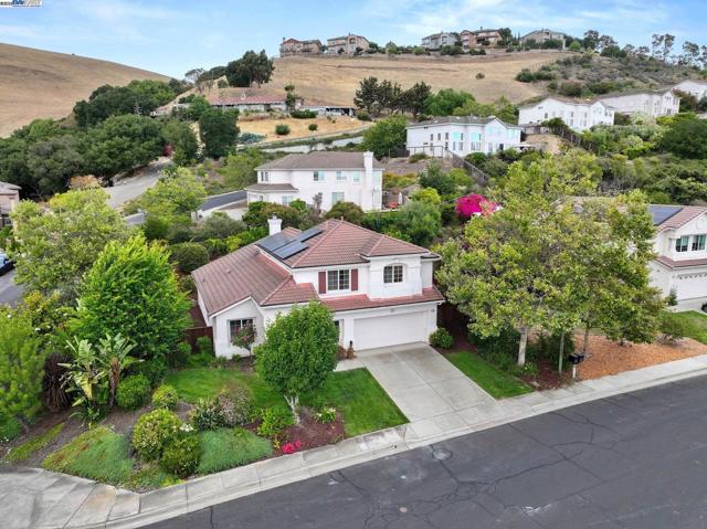 1000 Silver Maple Lane, Hayward CA: https://media.crmls.org/mediaz/60786089-7d79-4b91-b1f9-7a30b84dfb1b.jpg