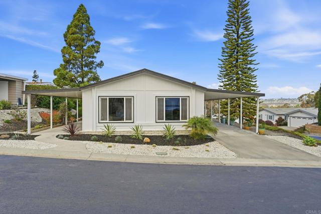 Detail Gallery Image 3 of 37 For 2298 Lindsay Dr, Carlsbad,  CA 92008 - 2 Beds | 2 Baths