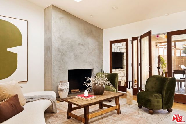 3019 Surry Street, Los Angeles CA: https://media.crmls.org/mediaz/6078c00e-fe7c-423a-b2d4-427f4288f82c.jpg