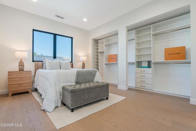 252 Capri Drive, Simi Valley CA: https://media.crmls.org/mediaz/6079a724-8074-4b37-be23-ee4855485a2d.jpg