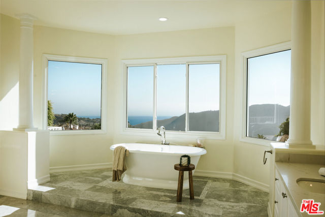 Drew Fenton | 16844 Calle De Sarah Pacific Palisades CA | MLS: 7448123