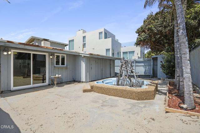 1218 Cornwall Lane, Ventura CA: https://media.crmls.org/mediaz/607a4144-0a53-42f0-b1c1-add61dbd8bc1.jpg