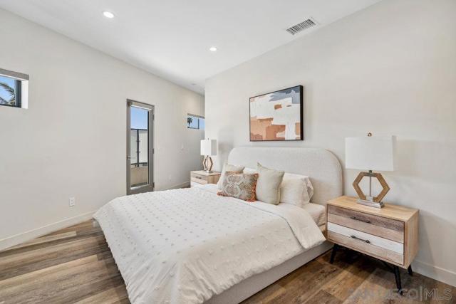 4161 Maryland St, San Diego CA: https://media.crmls.org/mediaz/607a5e95-6bb8-4947-9e2b-38e67ced452f.jpg
